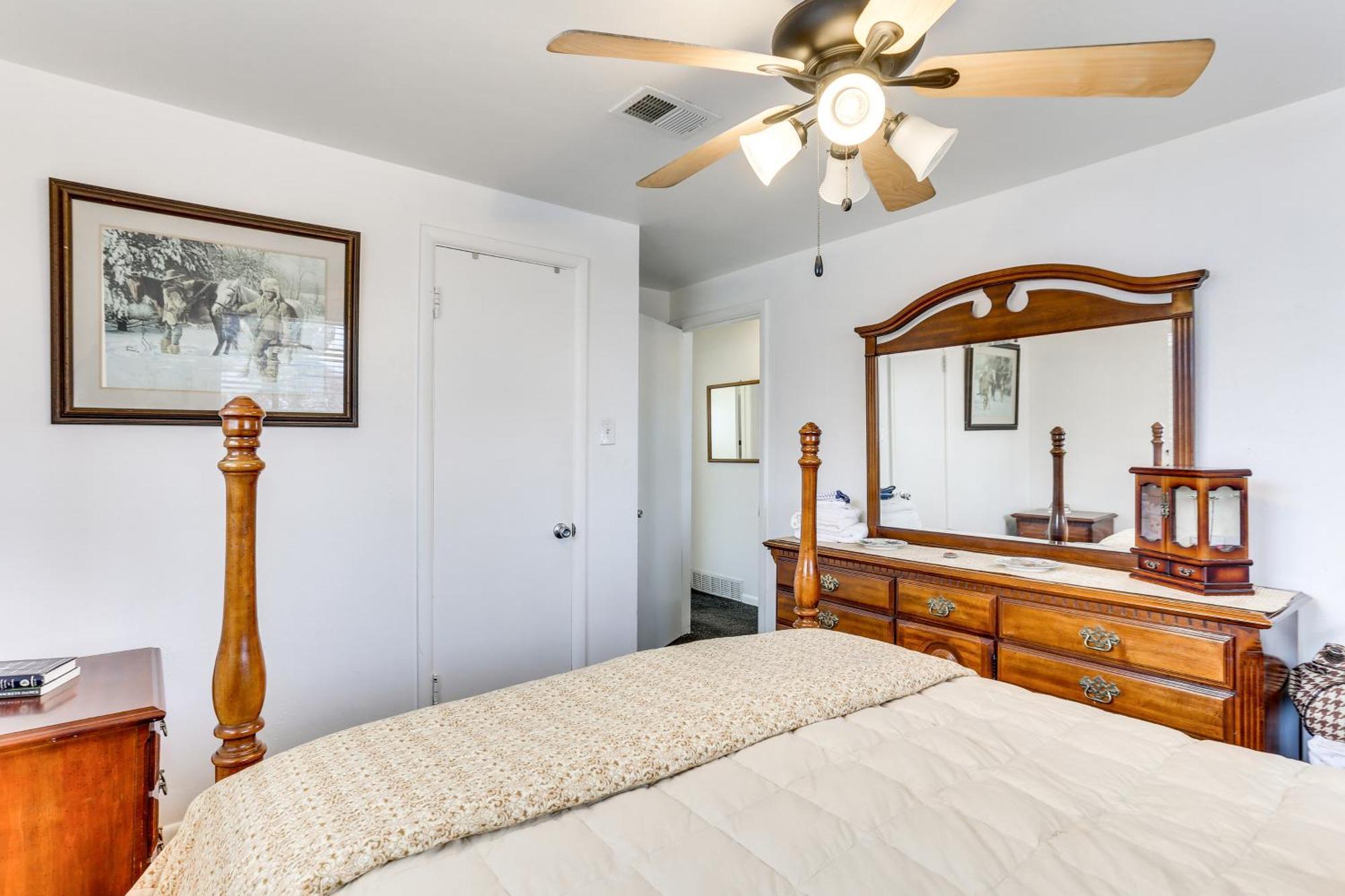 Dog-Friendly Denver Apartment With Shared Yard! Exterior photo