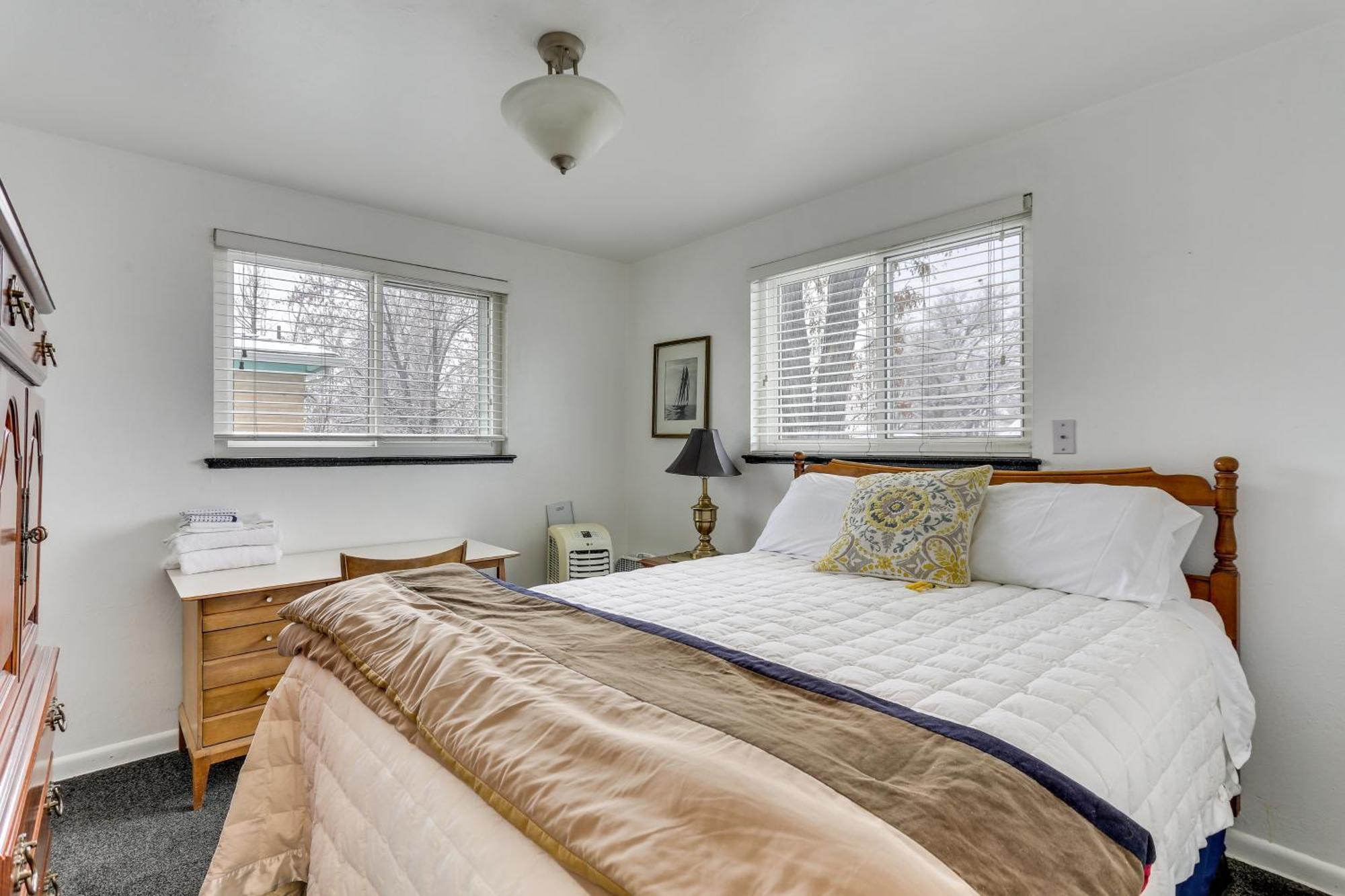 Dog-Friendly Denver Apartment With Shared Yard! Exterior photo