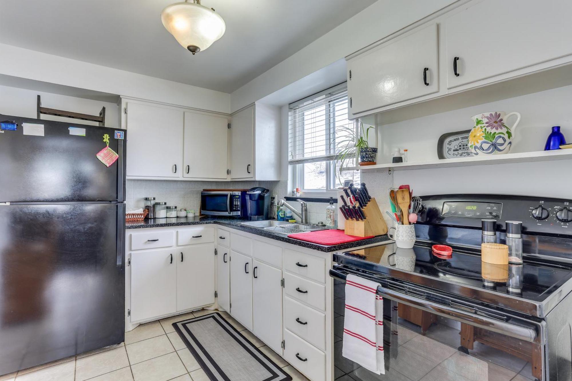 Dog-Friendly Denver Apartment With Shared Yard! Exterior photo