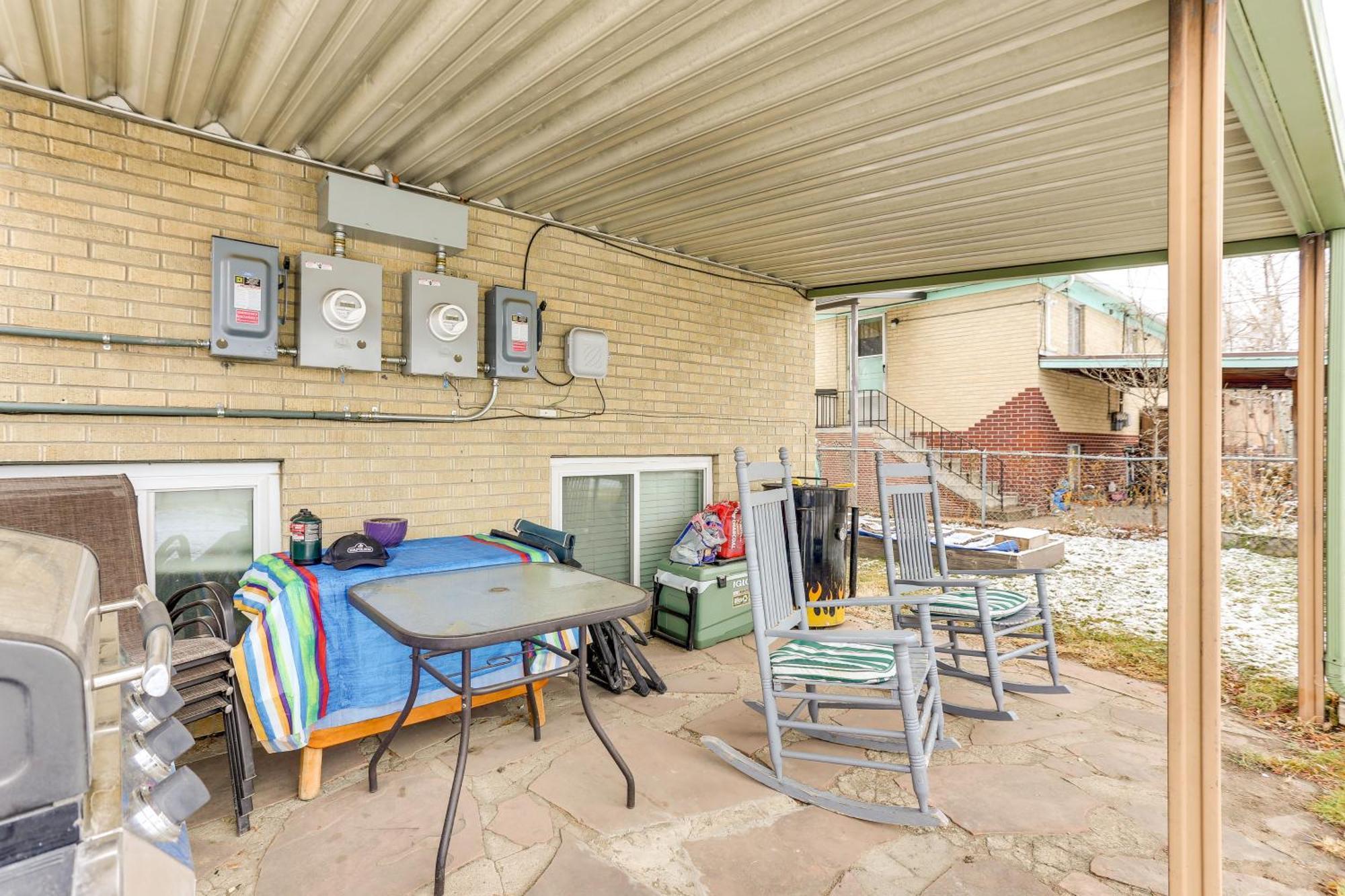 Dog-Friendly Denver Apartment With Shared Yard! Exterior photo