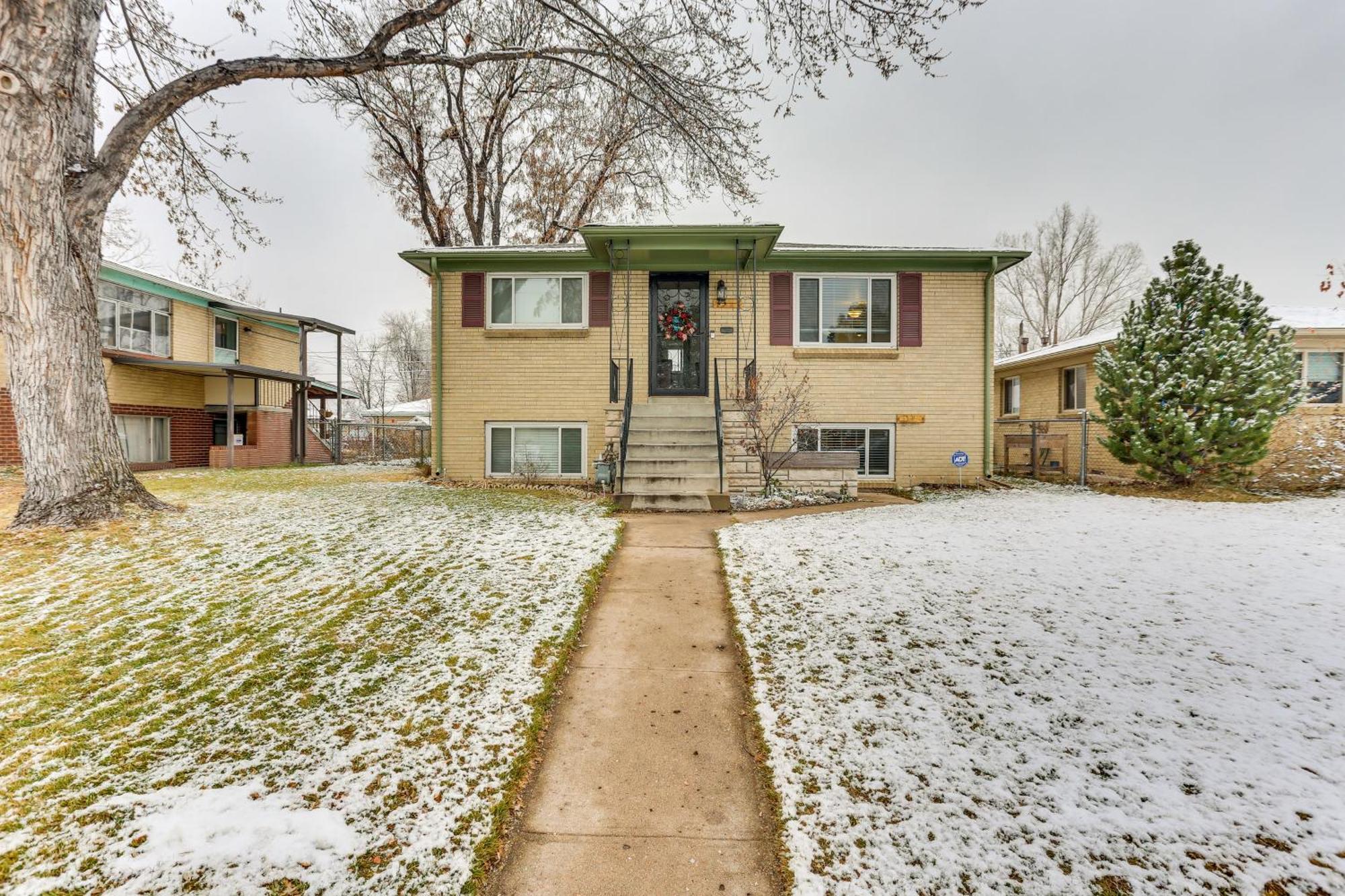 Dog-Friendly Denver Apartment With Shared Yard! Exterior photo